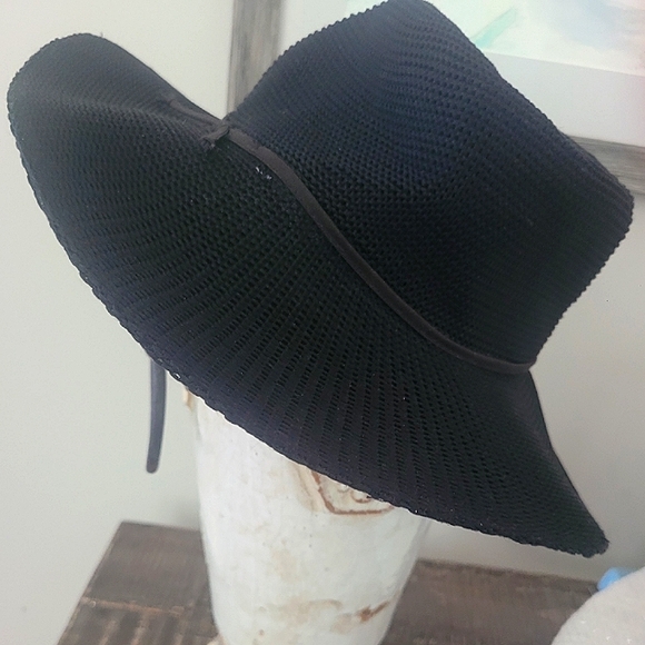 Wallaroo Hat Company Accessories - Wallaroo Hat Company Victoria Fedora Black